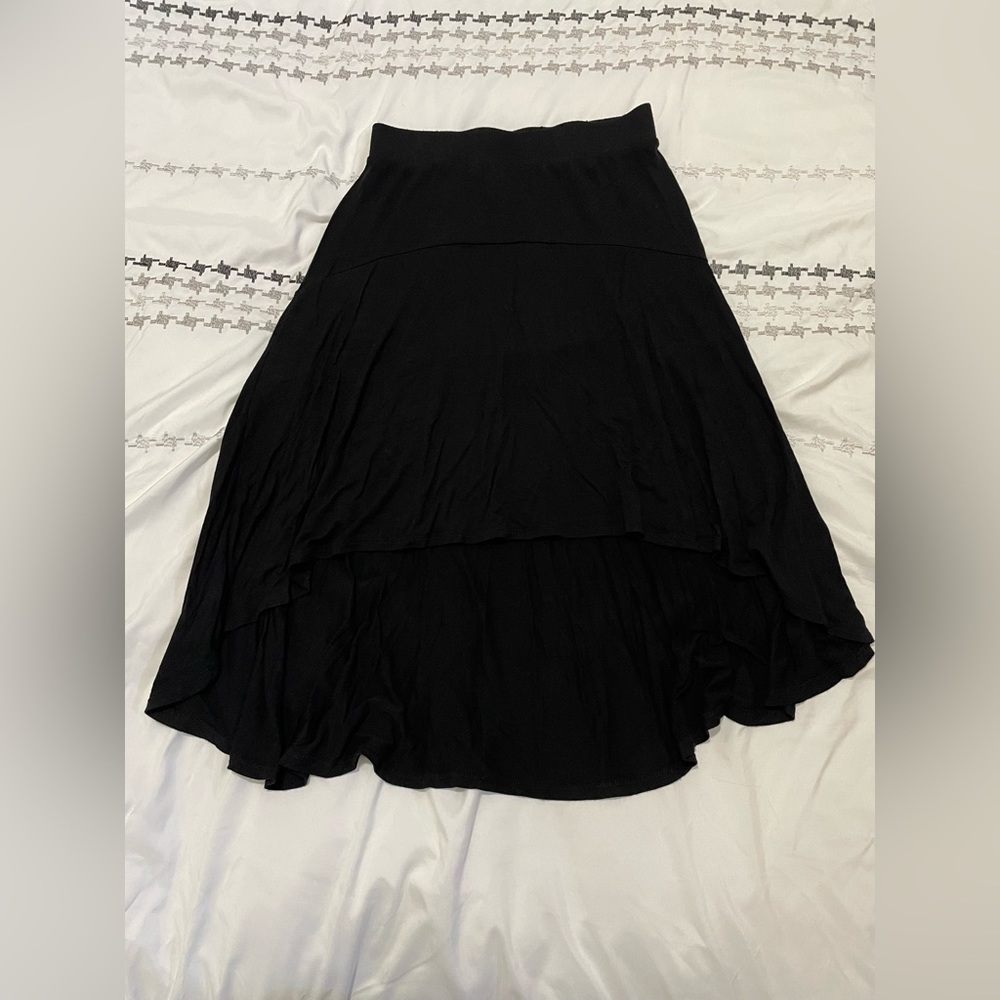 Black high-low skirt